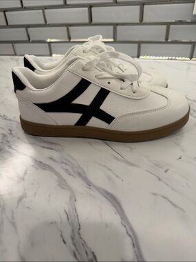 White Sneakers with Black Accent and Gum Sole